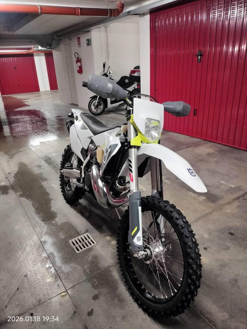 Husqvarna TE 250i (2022) (2)