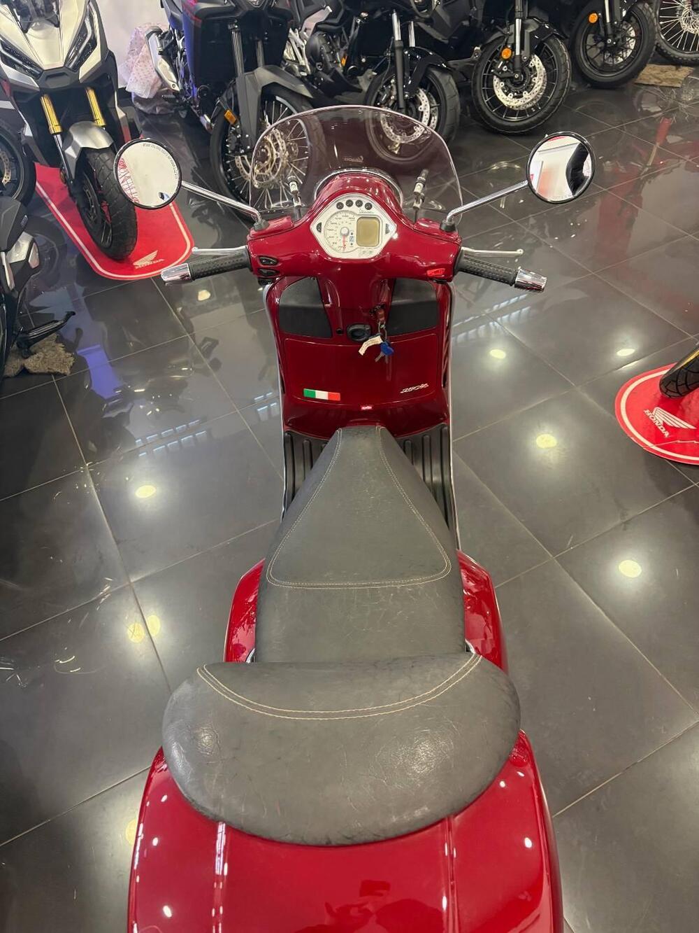 Vespa GTS 250 i.e. (6)