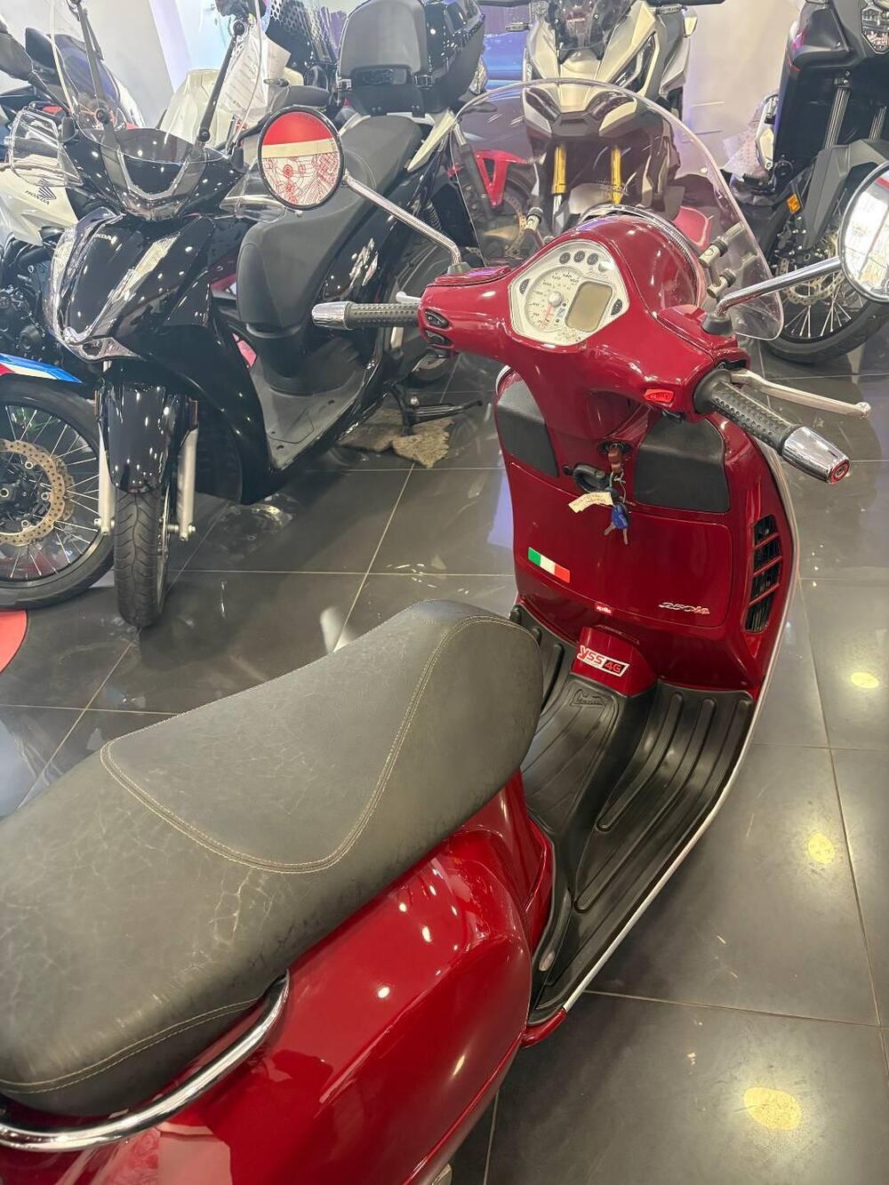 Vespa GTS 250 i.e. (7)