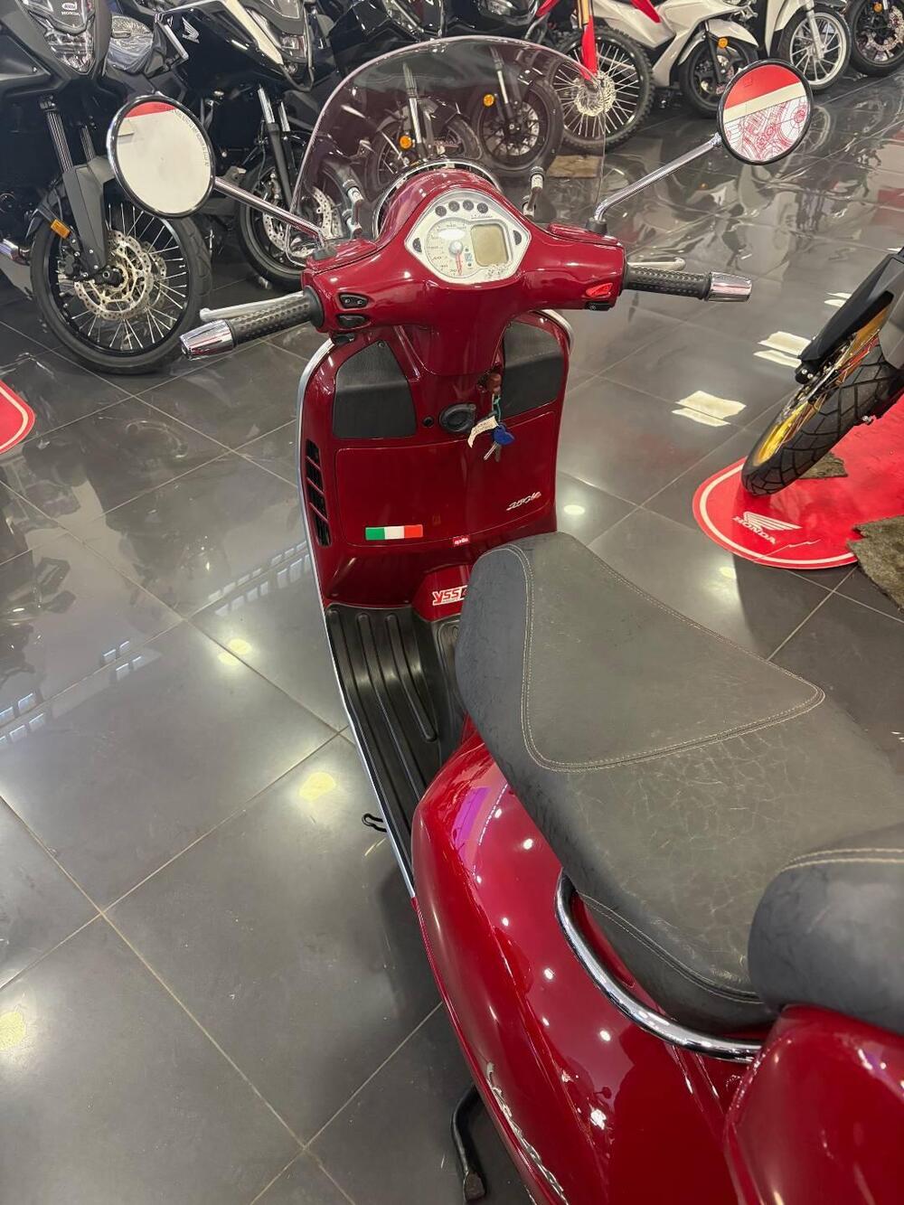 Vespa GTS 250 i.e. (8)