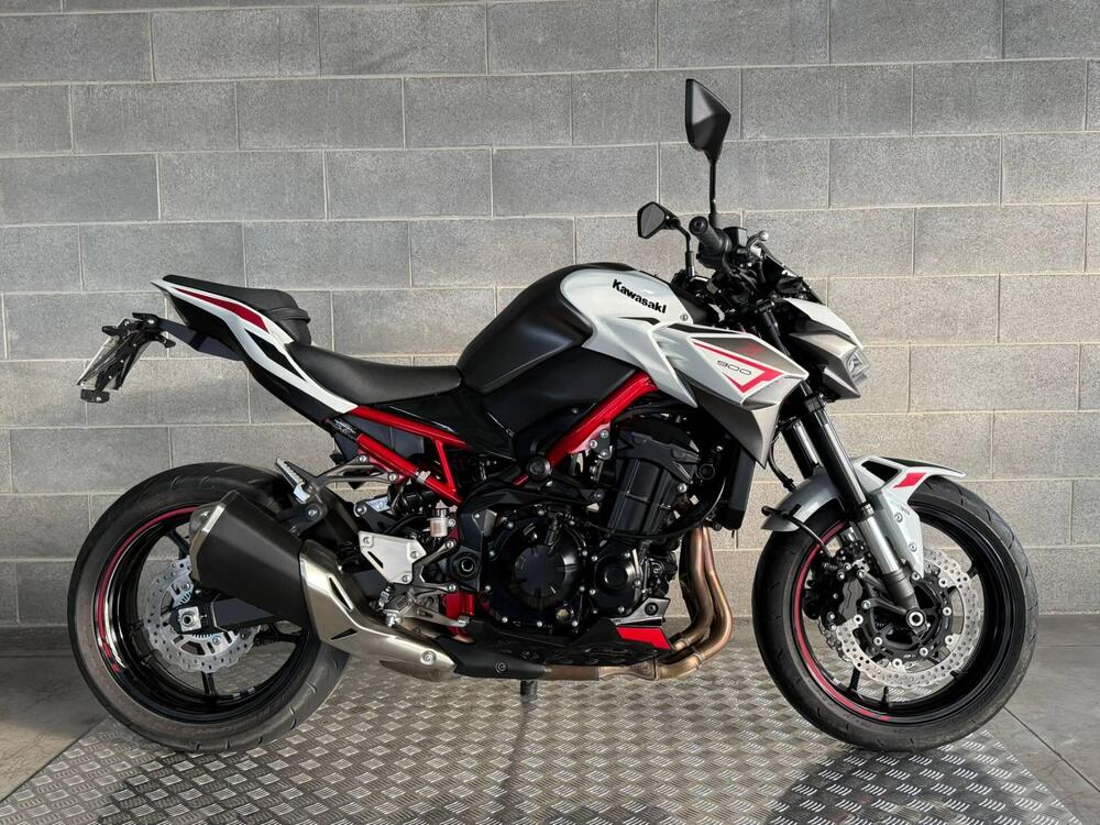 Kawasaki Z 900 (2021 - 24) (2)