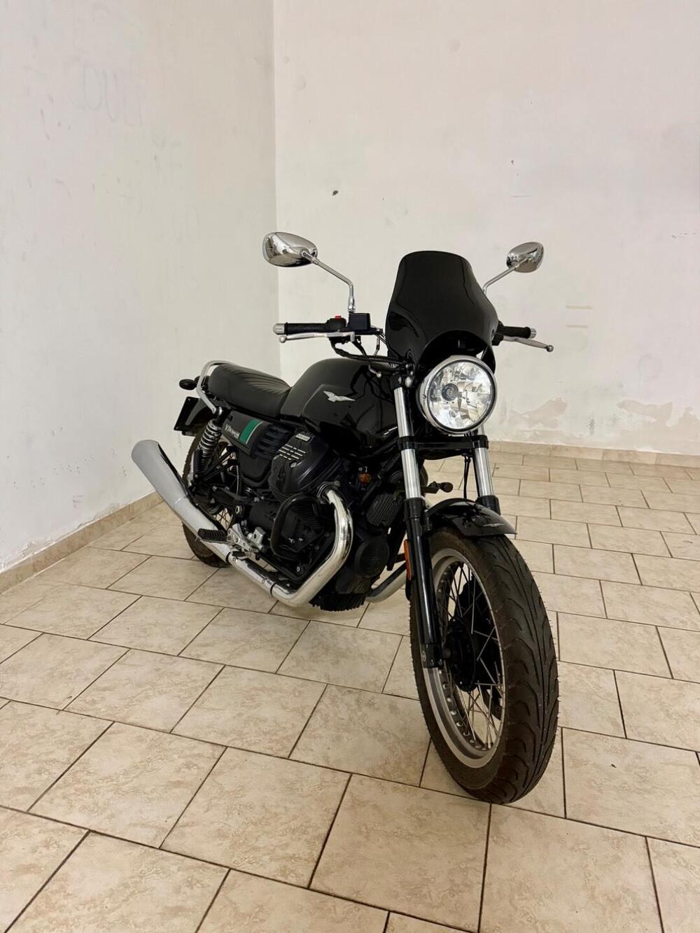 Moto Guzzi V7 III Special (2017 - 20) (2)