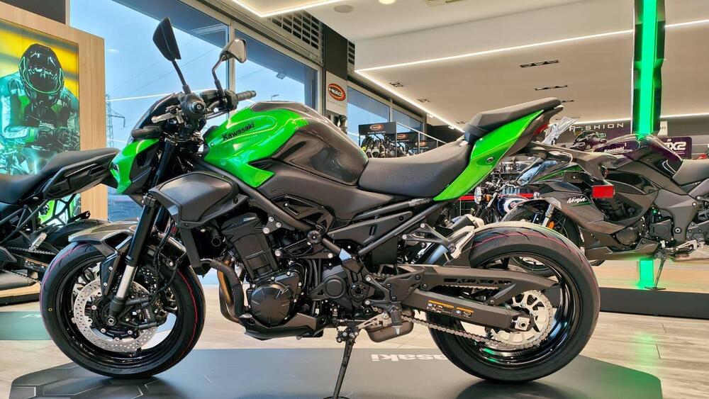 Kawasaki Z 900 (2025 - 26) (4)