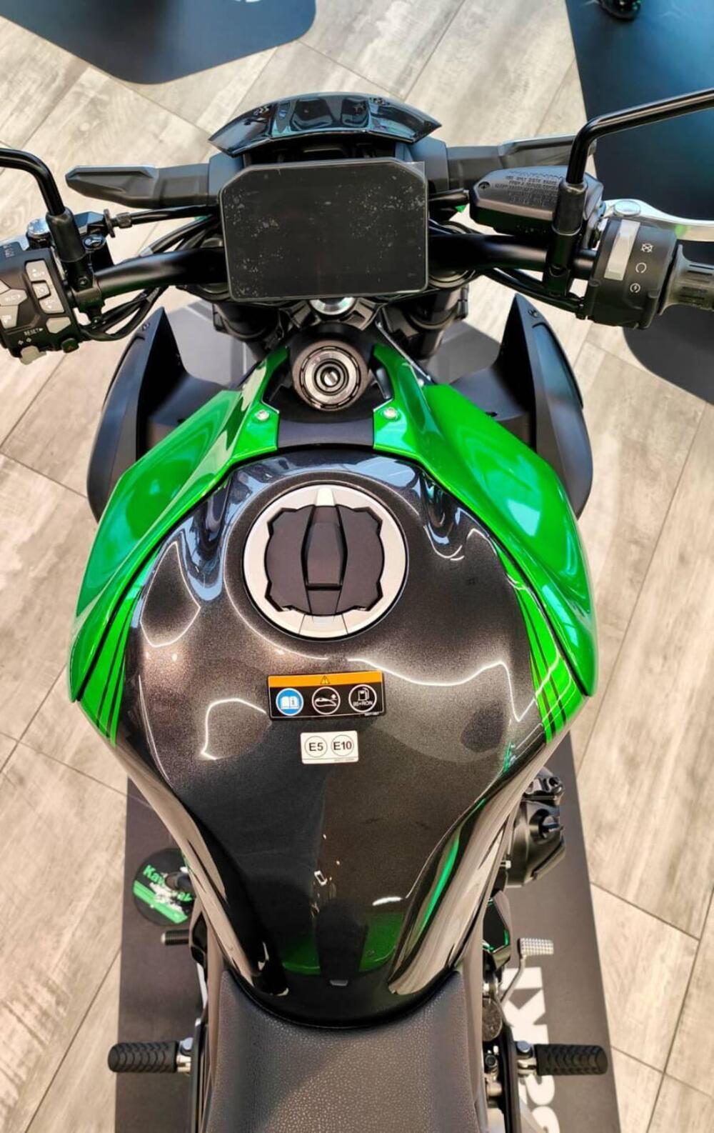 Kawasaki Z 900 (2025 - 26) (7)