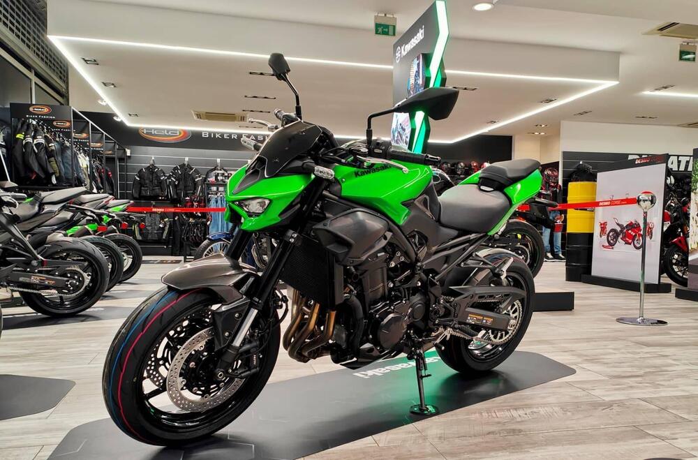 Kawasaki Z 900 (2025 - 26) (8)