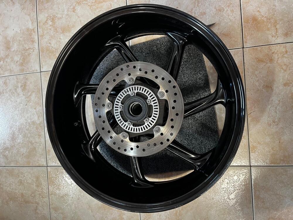 Cerchio posteriore carbonio BMW S1000RR (3)