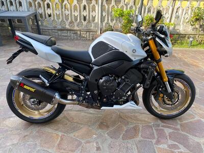 Yamaha FZ8 (2010 - 12) usata