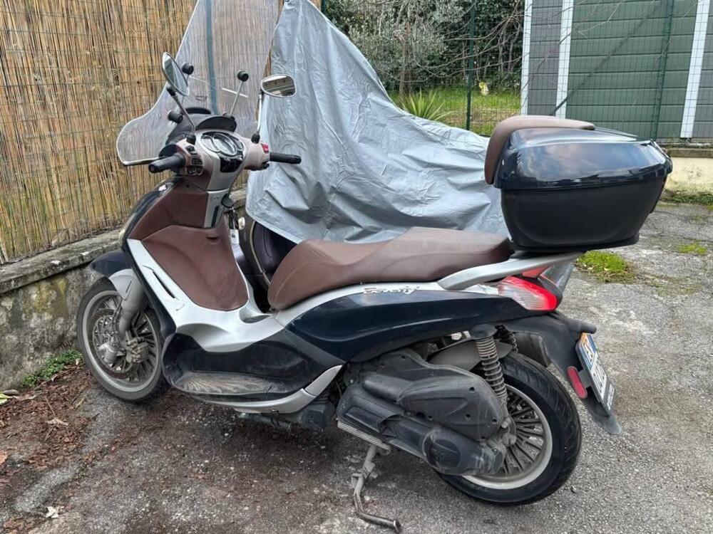 Piaggio Beverly 300 i.e. ABS-ASR (2016 - 20) (4)