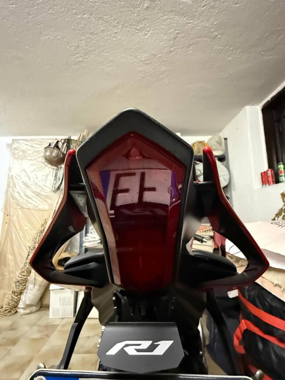 Yamaha YZF R1 (2015 - 16) (4)