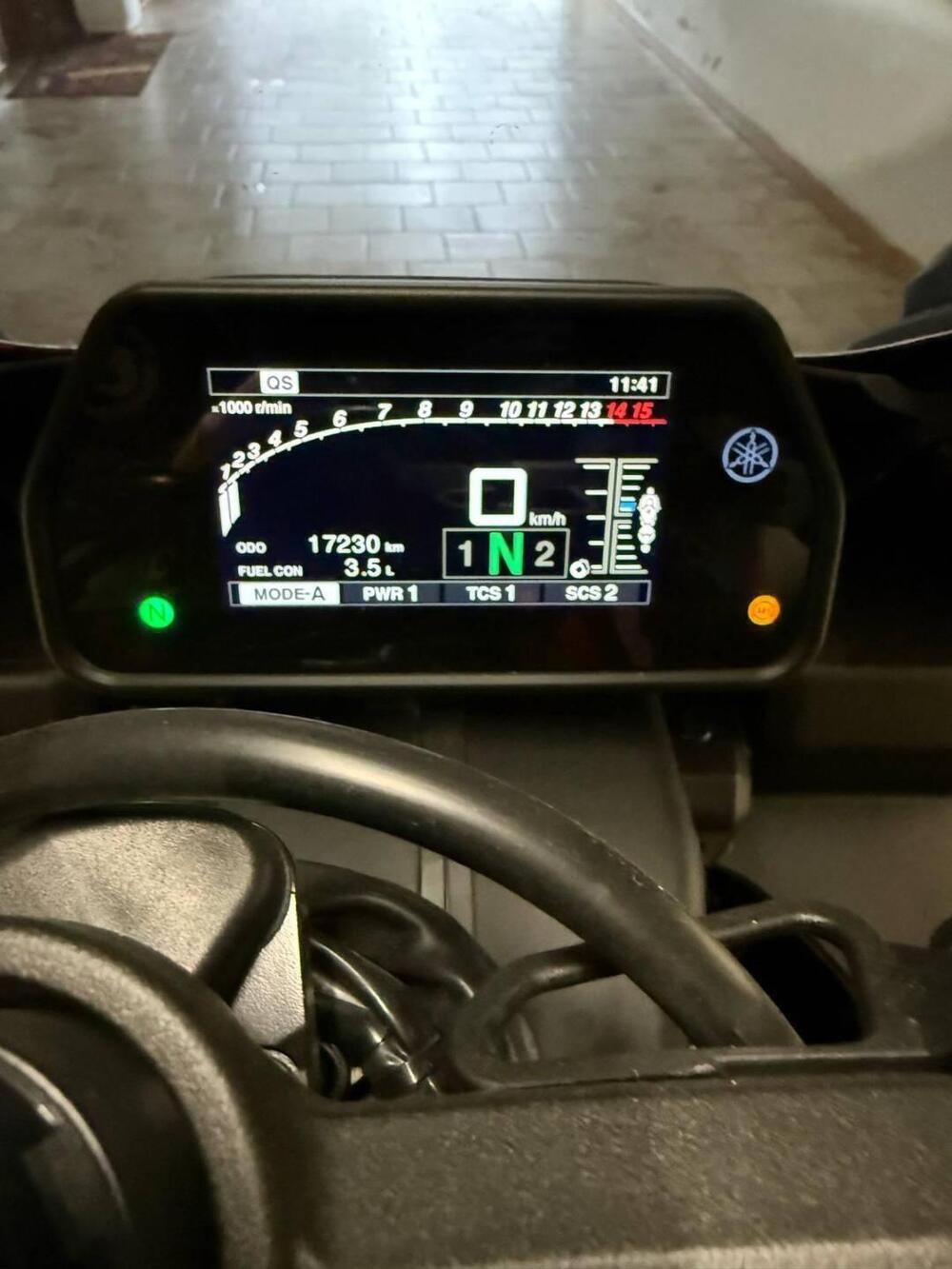 Yamaha YZF R1 (2015 - 16) (7)