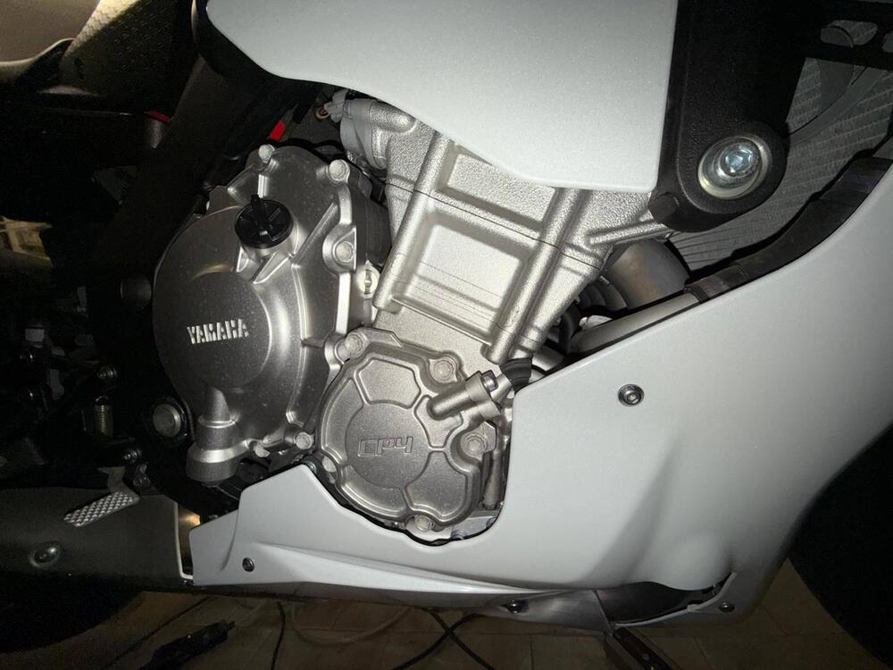 Yamaha YZF R1 (2015 - 16) (9)