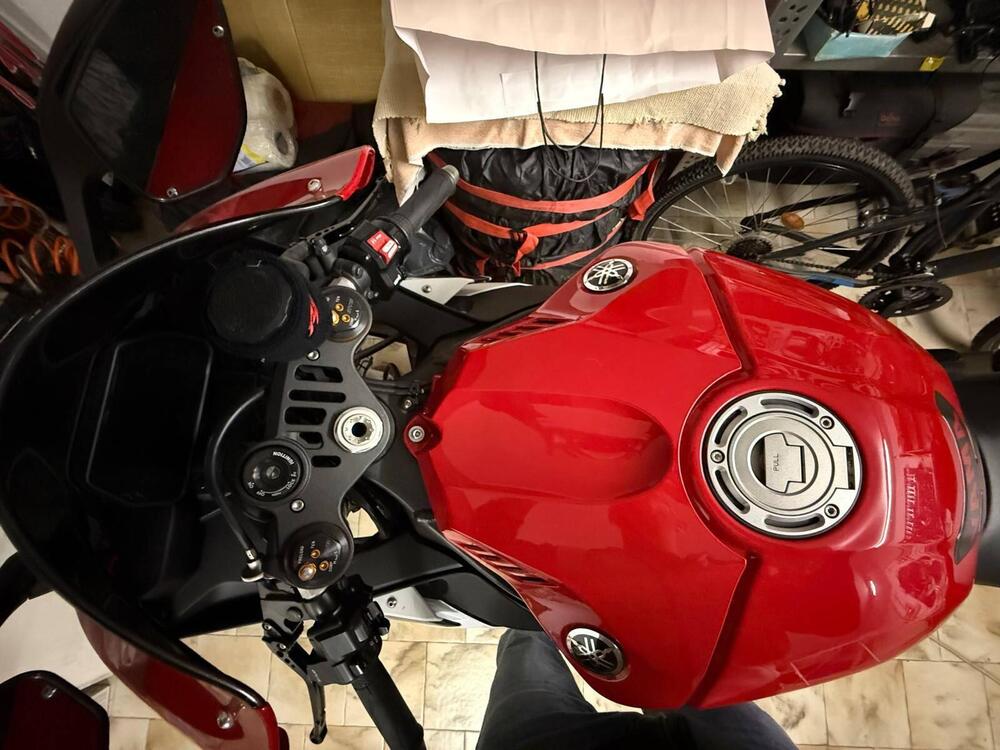 Yamaha YZF R1 (2015 - 16) (17)