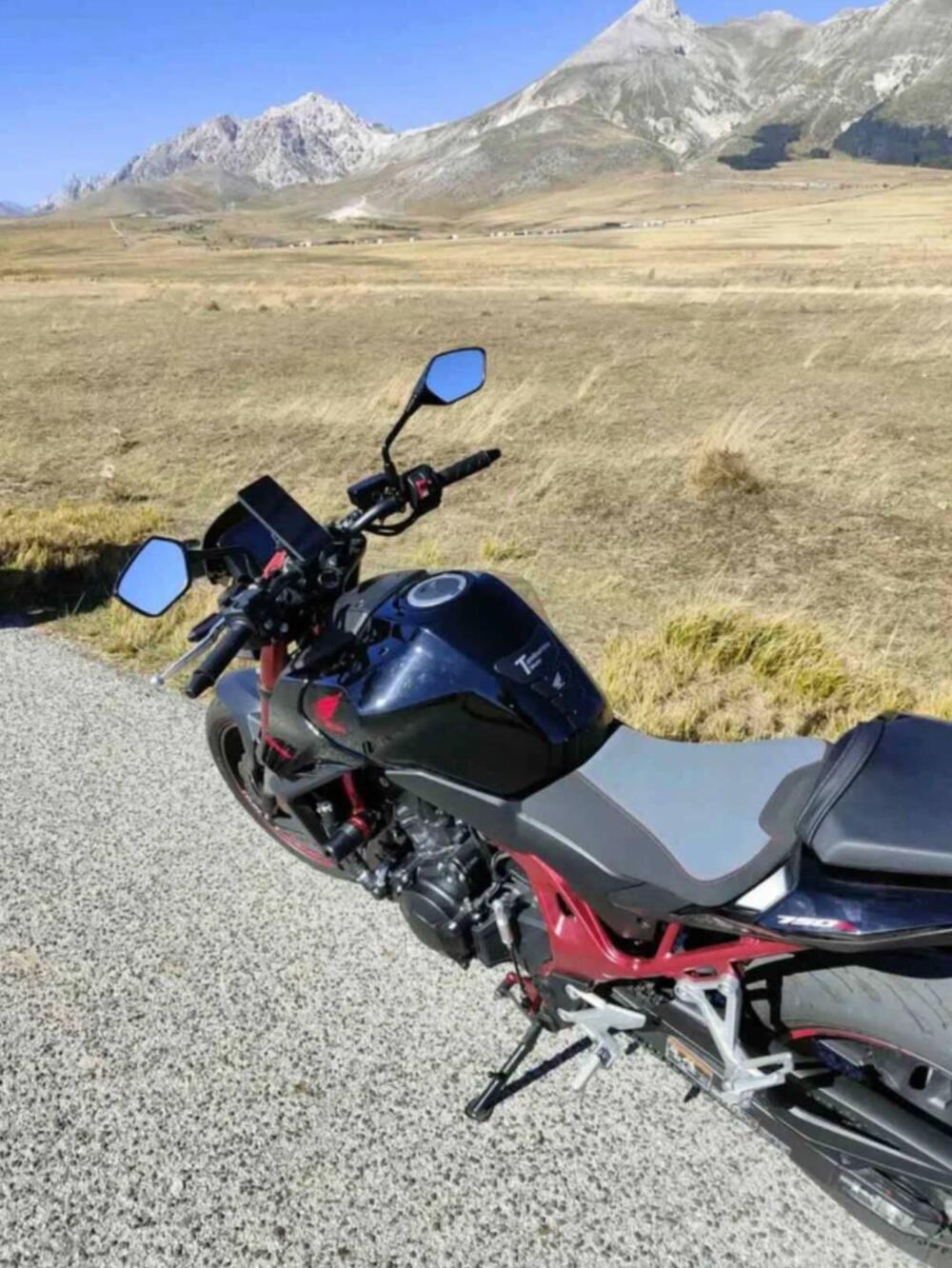 Honda CB 750 Hornet (2023 - 24) (5)