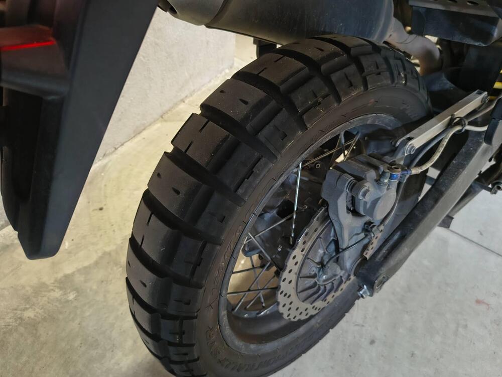 Yamaha XT1200Z Super Ténéré First Edition (2010 - 11) (4)