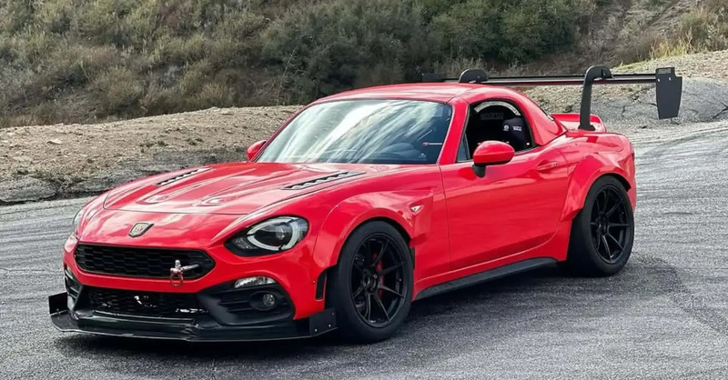 Non ci crederai mai, ma un&rsquo;appassionato ha trasformato una Fiat 124 Spider in un mostro da pista (con motore giapponese)