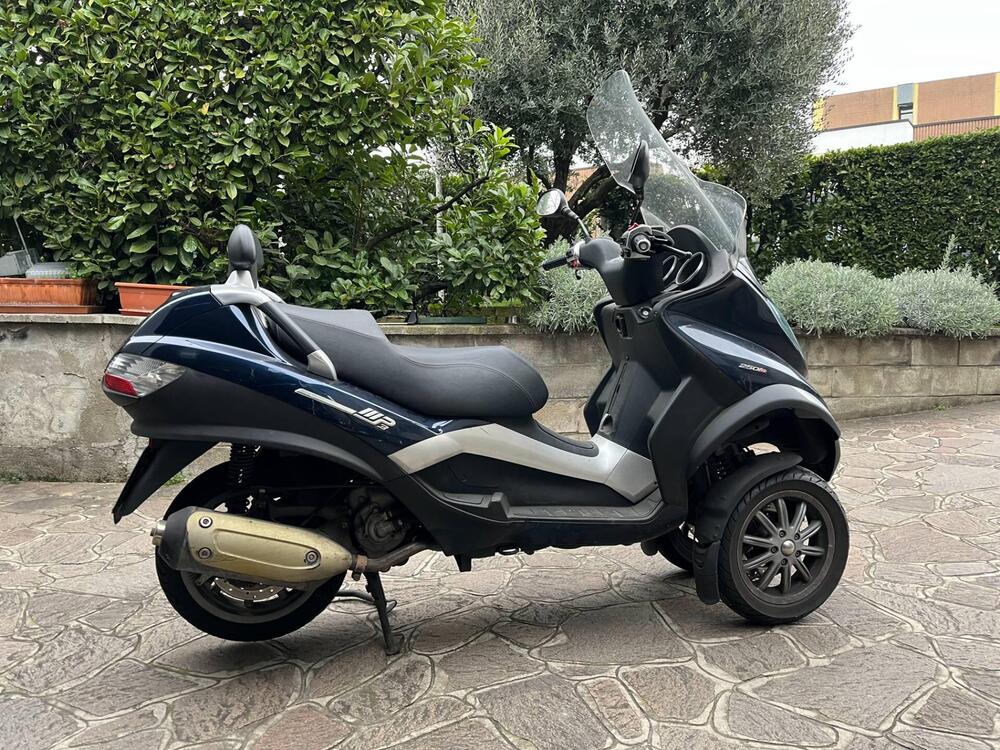 Piaggio MP3 250 i.e. (2)
