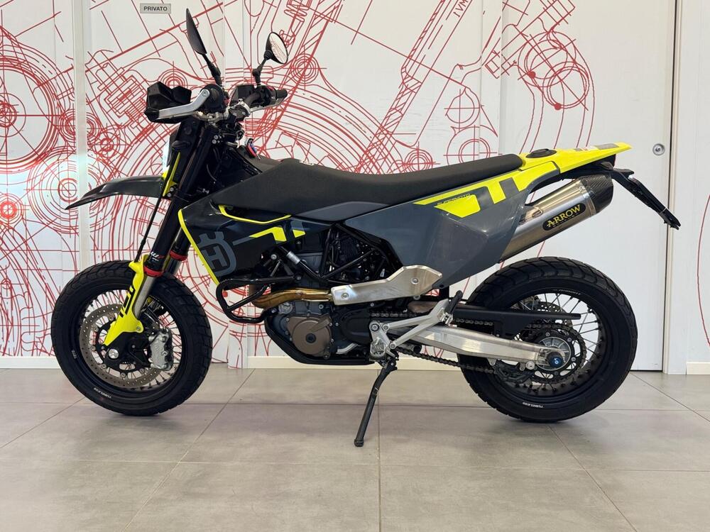 Husqvarna 701 Supermoto (2023 - 25) (4)