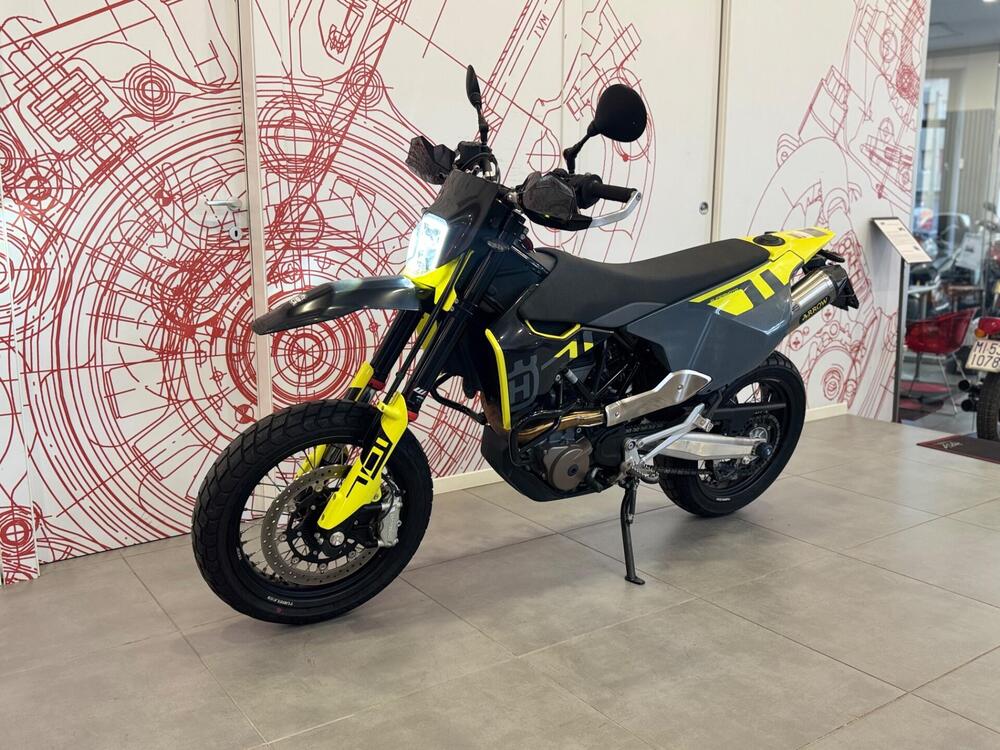 Husqvarna 701 Supermoto (2023 - 25) (5)