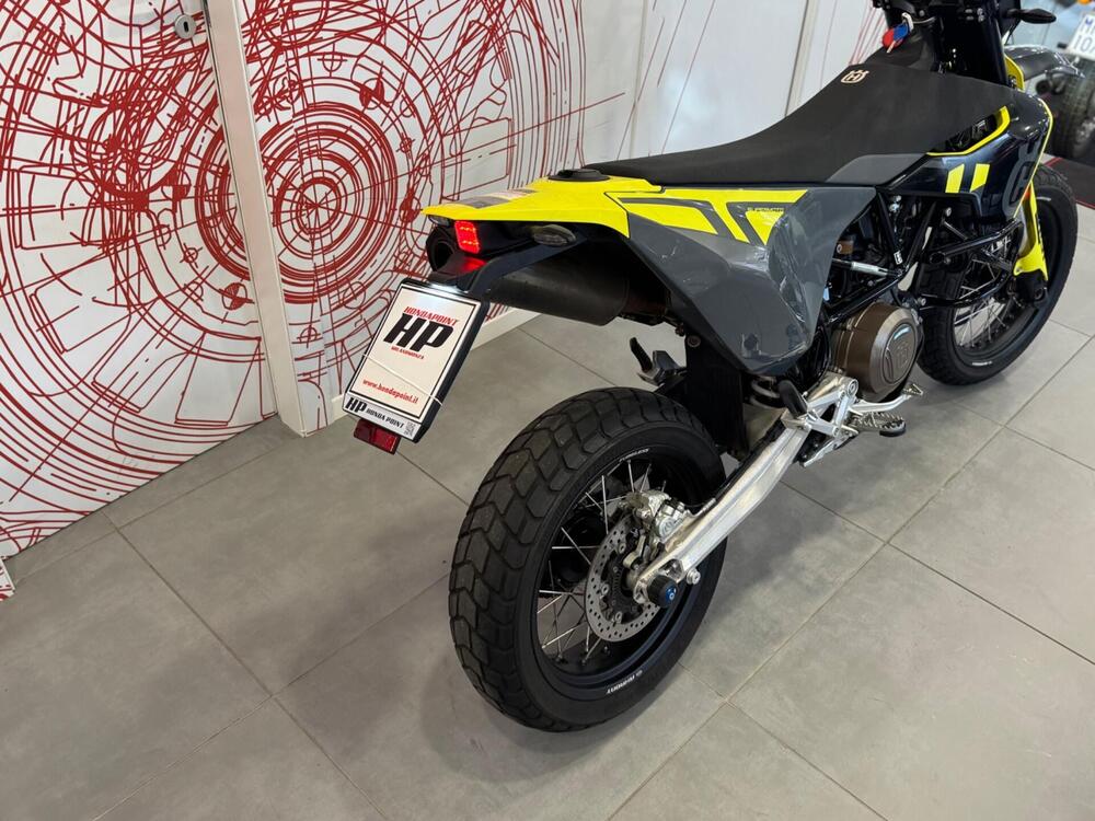Husqvarna 701 Supermoto (2023 - 25) (13)