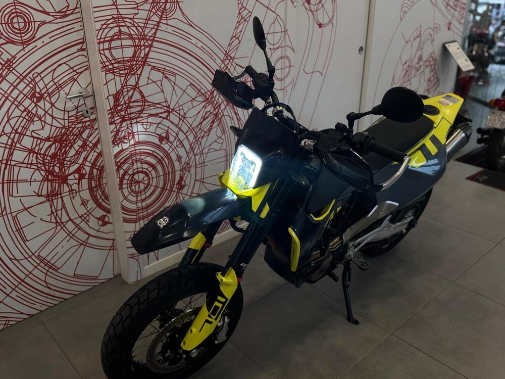 Husqvarna 701 Supermoto (2023 - 25) (16)