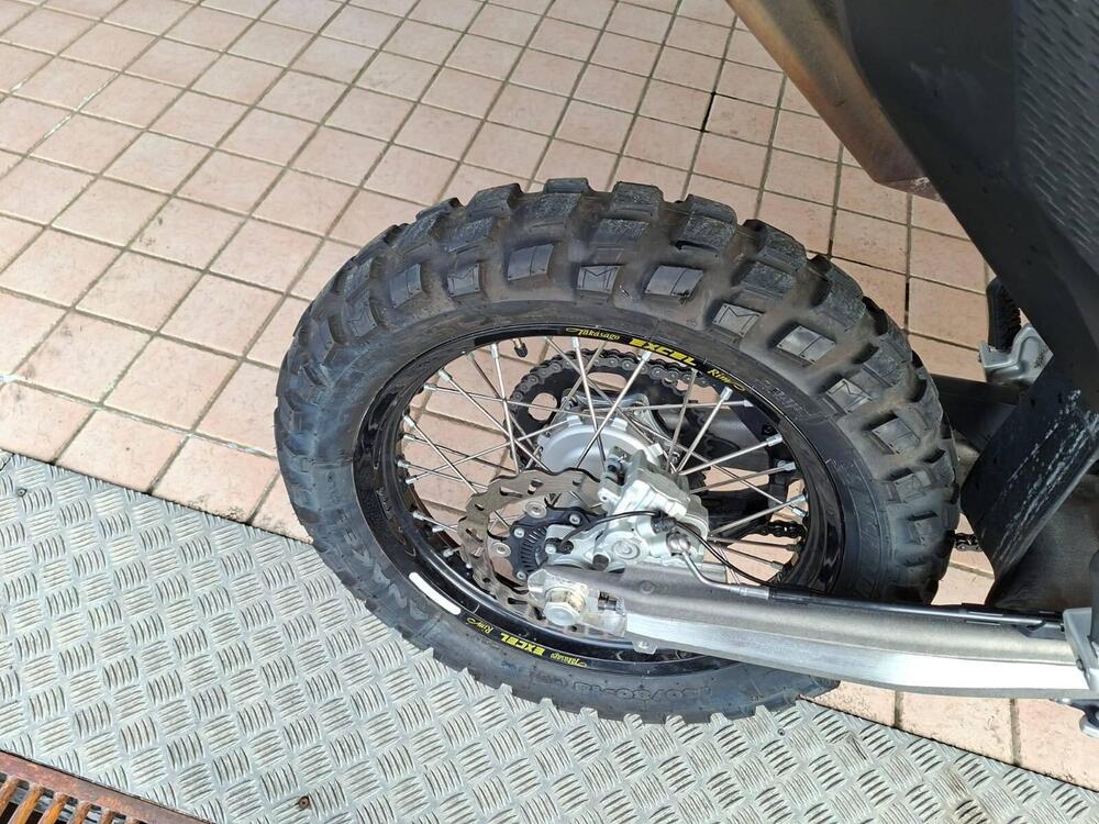 KTM 690 Enduro R (2022 - 25) (5)