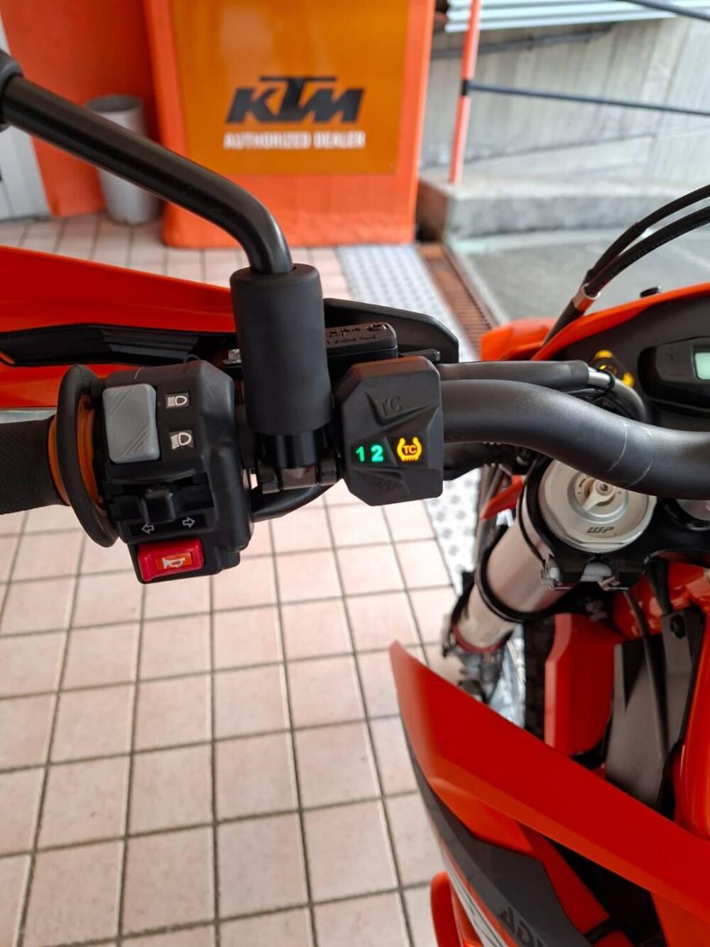 KTM 690 Enduro R (2022 - 25) (7)