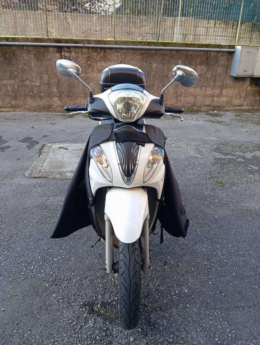 Kymco People 125i One DD (2015) (9)