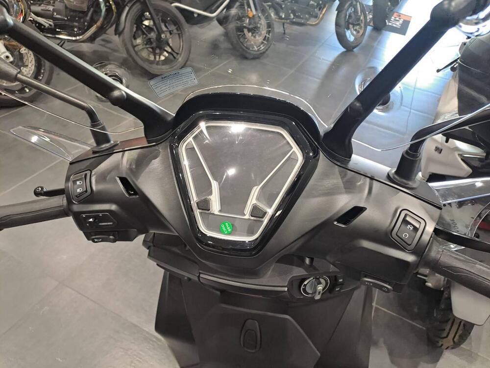 Voge Sfida SR16 200 (2025 - 26) (4)