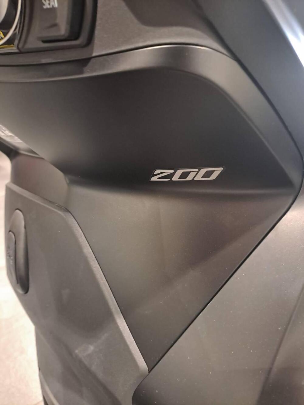 Voge Sfida SR16 200 (2025 - 26) (3)