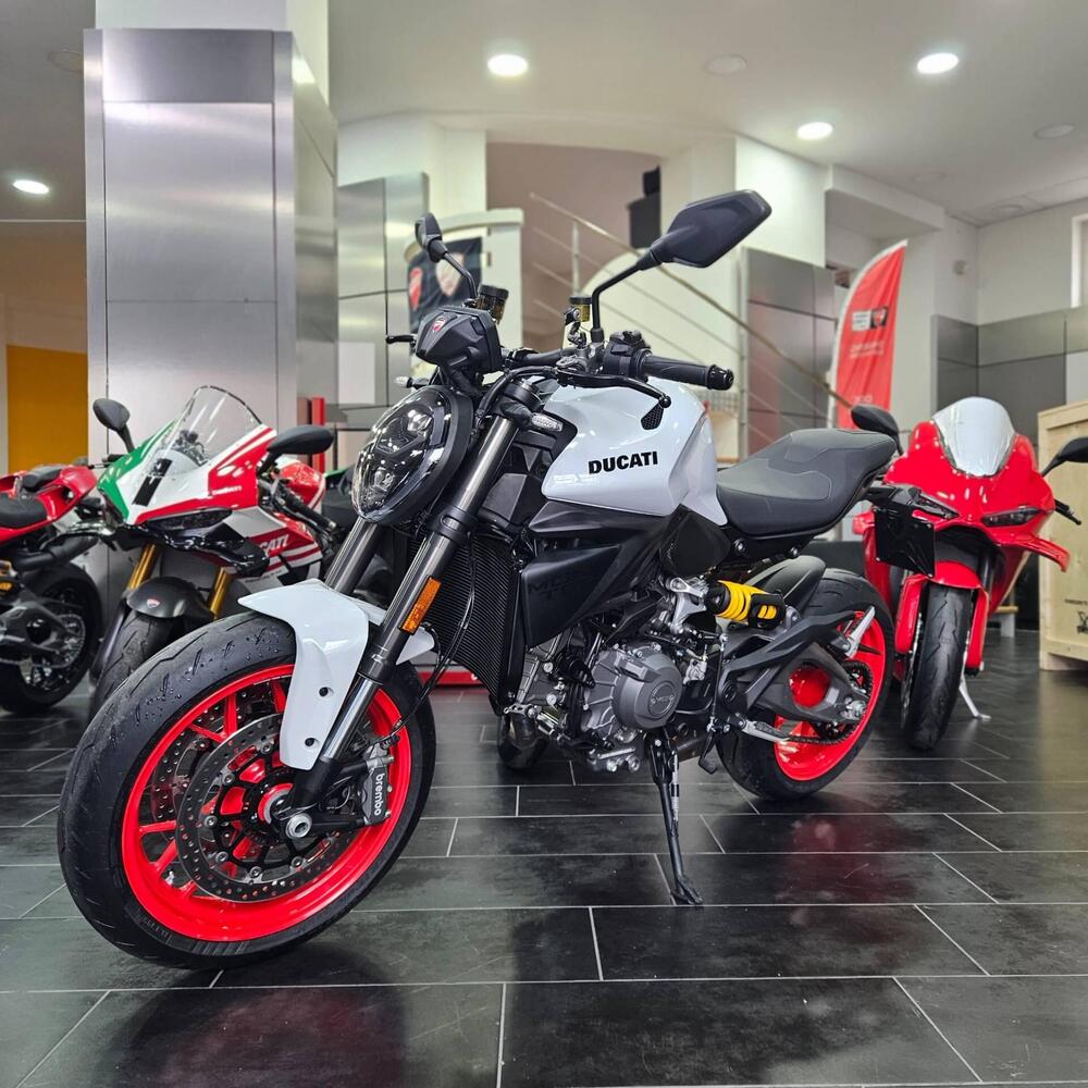 Ducati Monster 890 (2026)