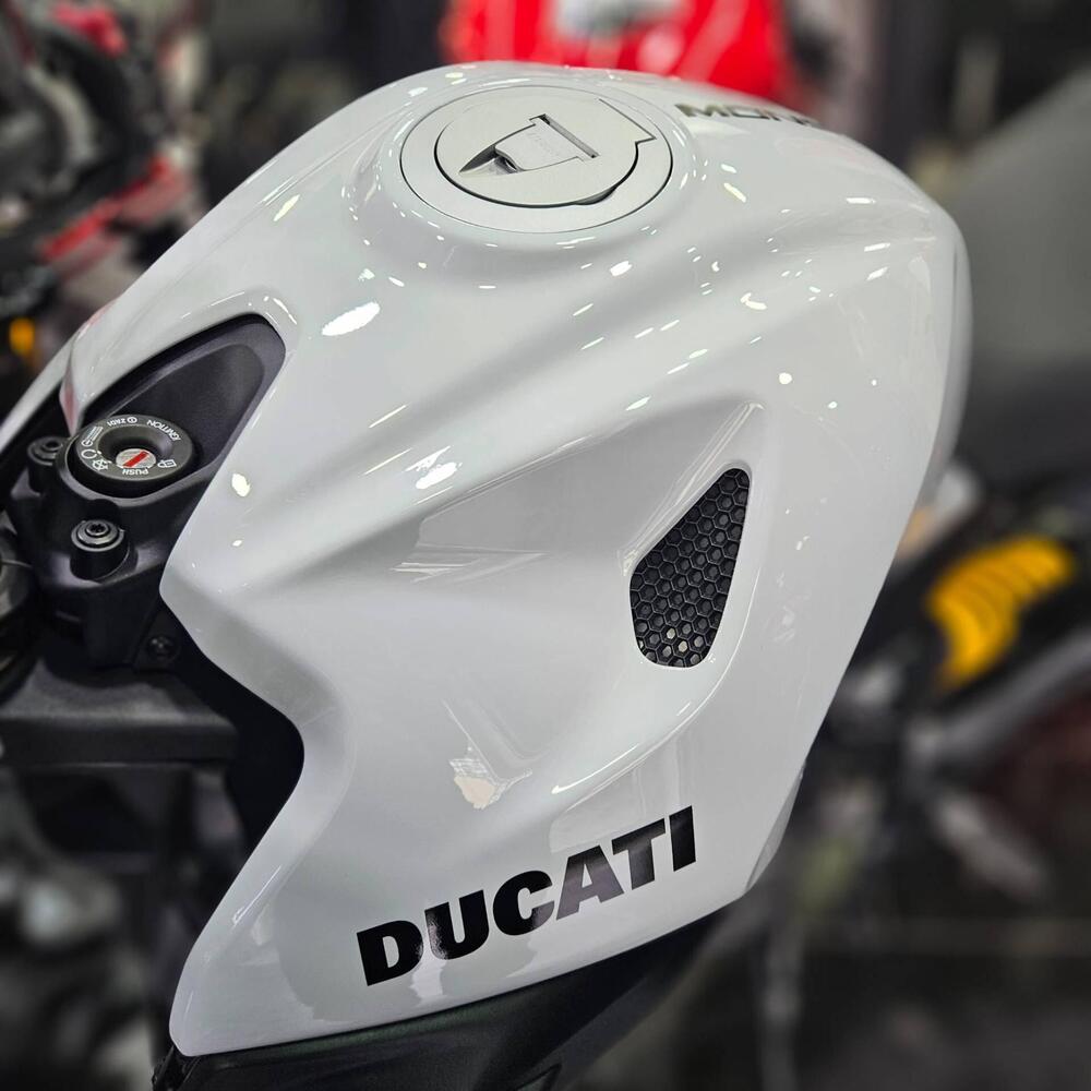 Ducati Monster 890 (2026) (3)