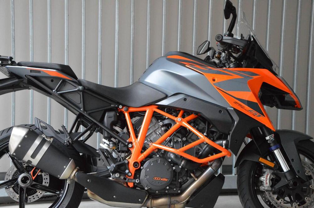 KTM 1290 Super Duke GT (2022 - 25) (2)