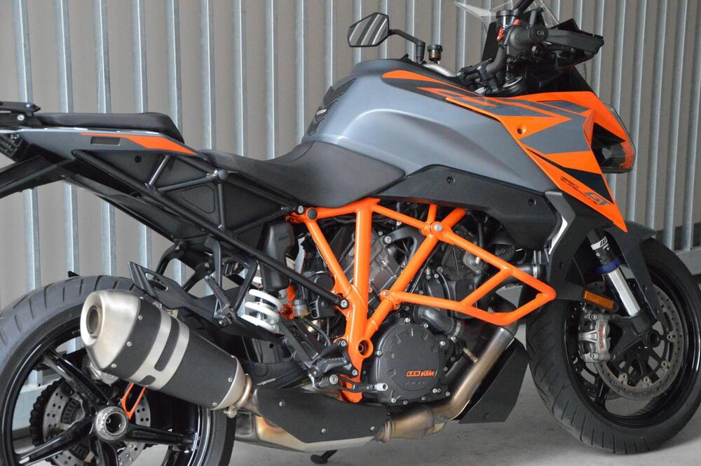 KTM 1290 Super Duke GT (2022 - 25) (4)