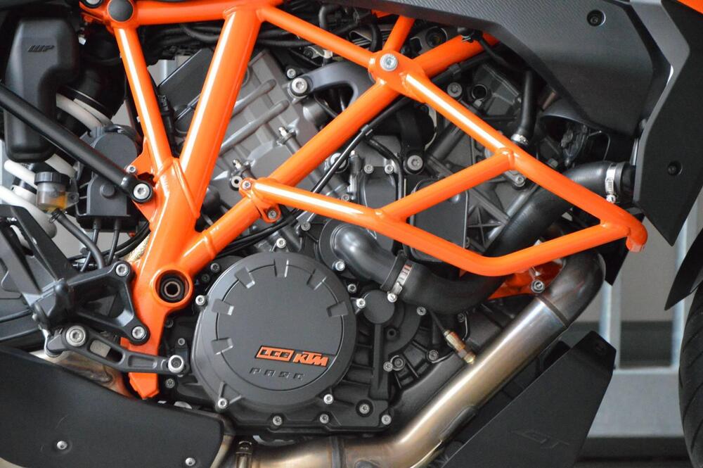 KTM 1290 Super Duke GT (2022 - 25) (5)