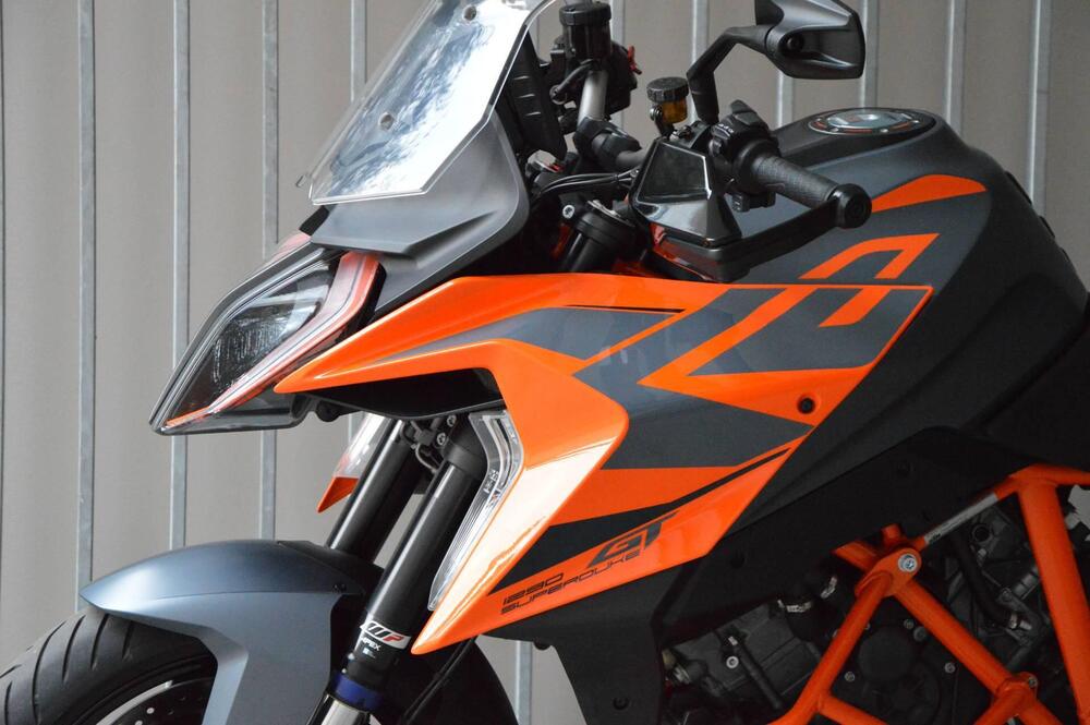 KTM 1290 Super Duke GT (2022 - 25) (10)