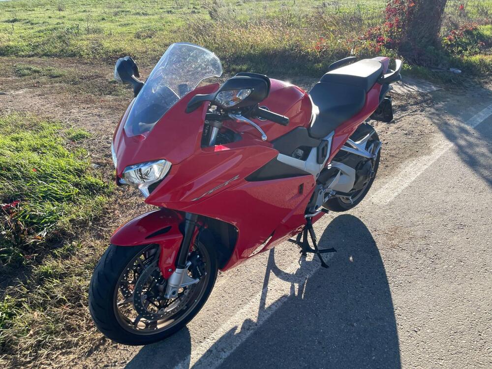 Honda VFR 800 F (2014 - 16) (3)