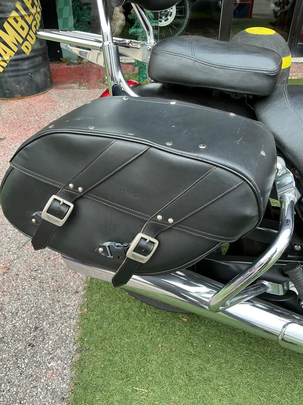 Triumph Thunderbird Storm 1700 (2010 - 16) (11)