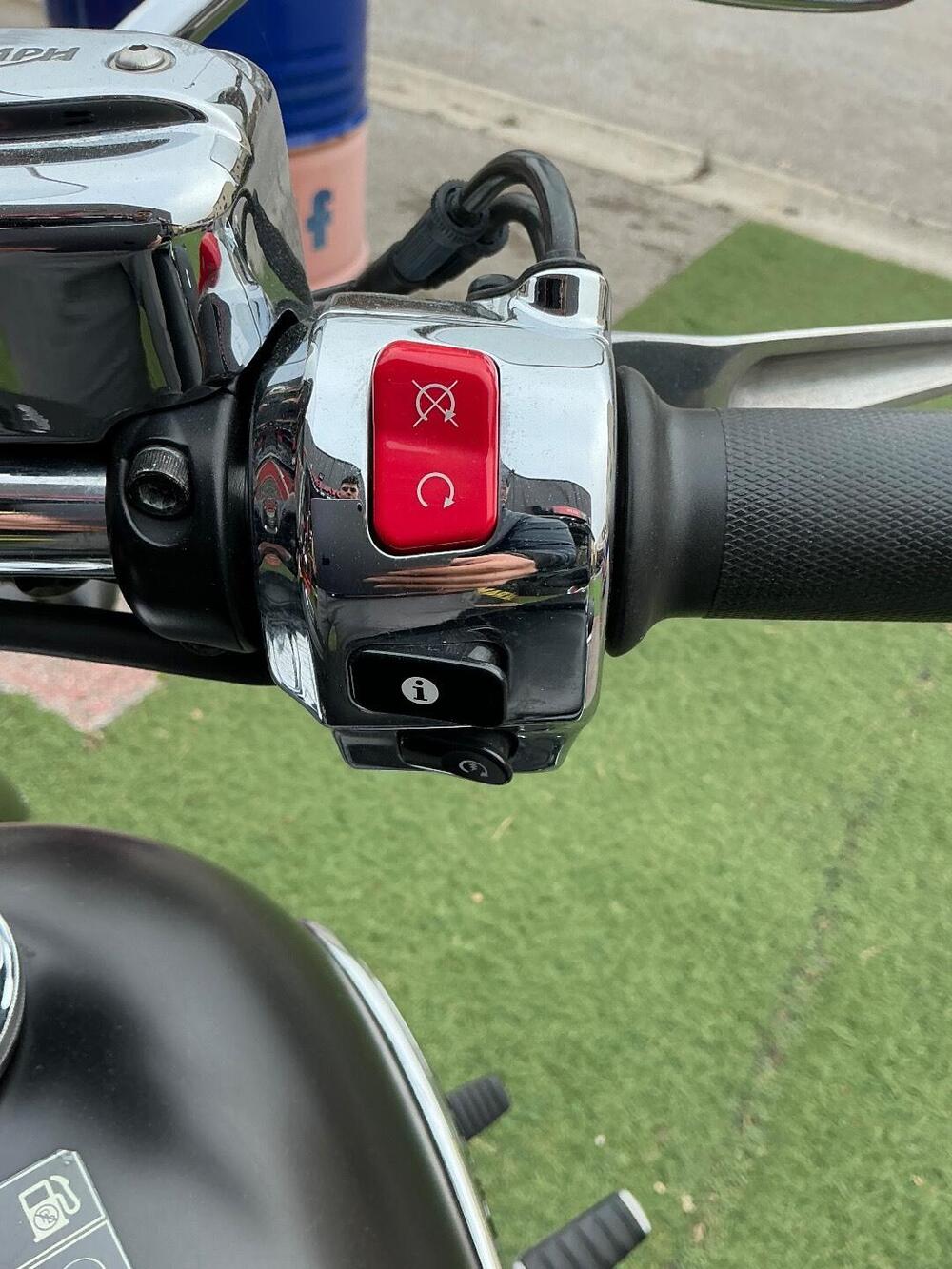 Triumph Thunderbird Storm 1700 (2010 - 16) (15)