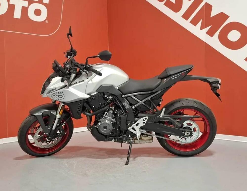 Suzuki GSX-8S (2025 - 26) (4)