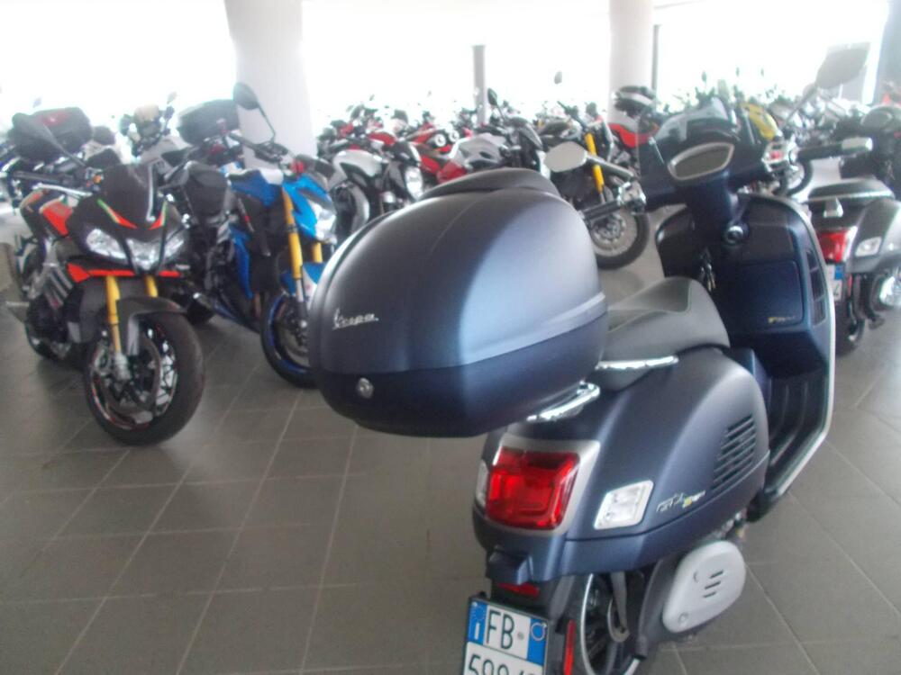 Vespa GTS 300 Super Tech (2023 - 24) (3)