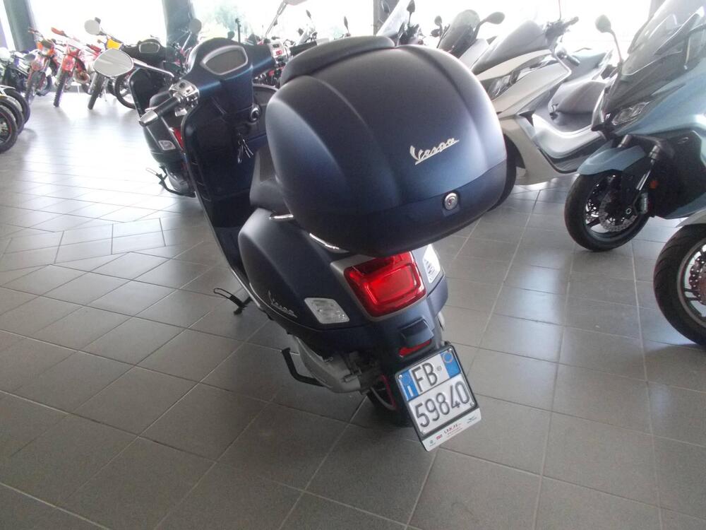 Vespa GTS 300 Super Tech (2023 - 24) (4)