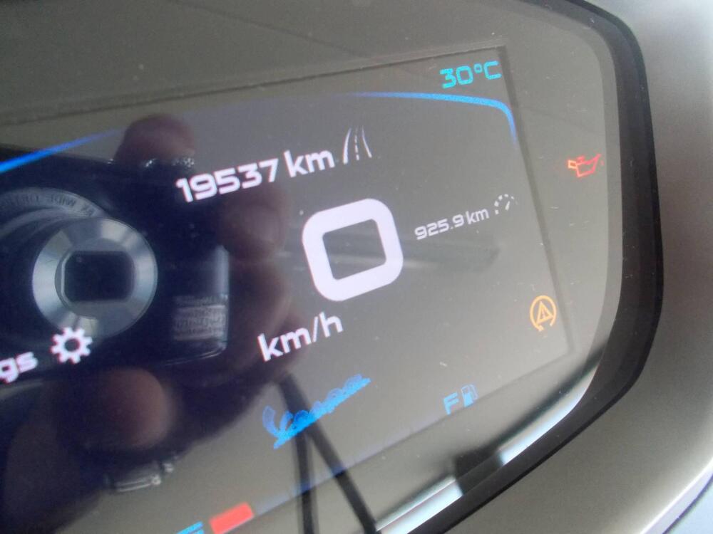 Vespa GTS 300 Super Tech (2023 - 24) (6)