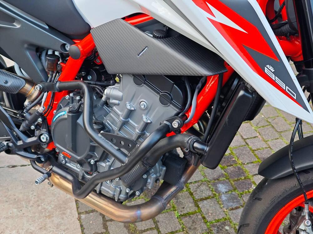 KTM 890 Duke R (2021) (7)
