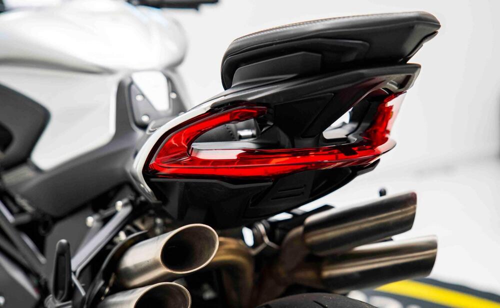 MV Agusta Brutale 1000 RS (2022 - 26) (14)