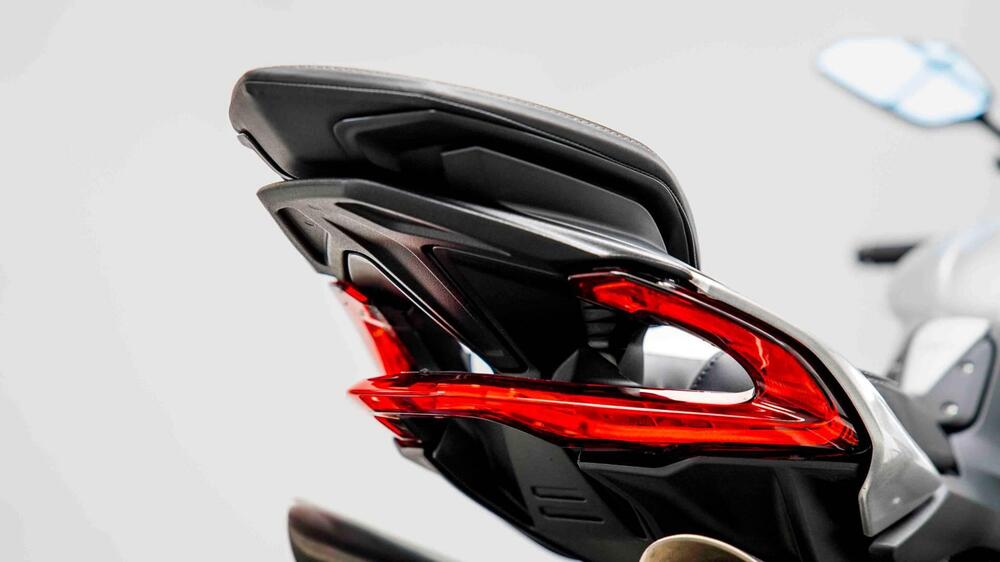 MV Agusta Brutale 1000 RS (2022 - 26) (16)