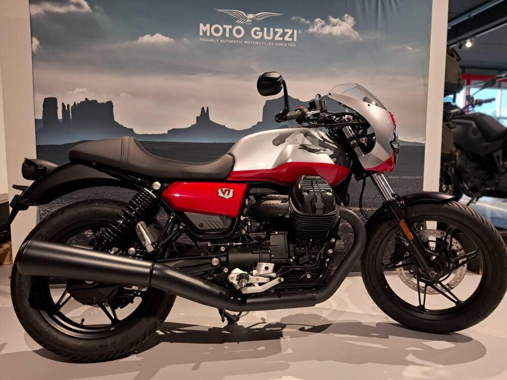 Moto Guzzi V7 Stone Corsa (2023 - 25) (2)