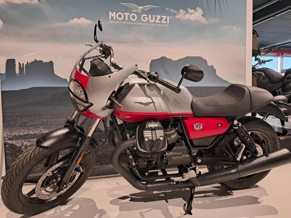 Moto Guzzi V7 Stone Corsa (2023 - 25) (6)