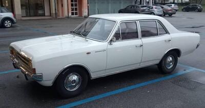 Opel Rekord d'epoca del 1969 a Viadana