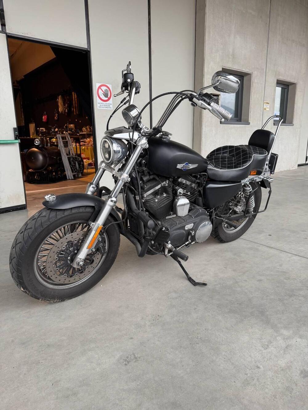 Harley-Davidson 1200 Custom CB (2013 - 17) - XL 1200CB (2)