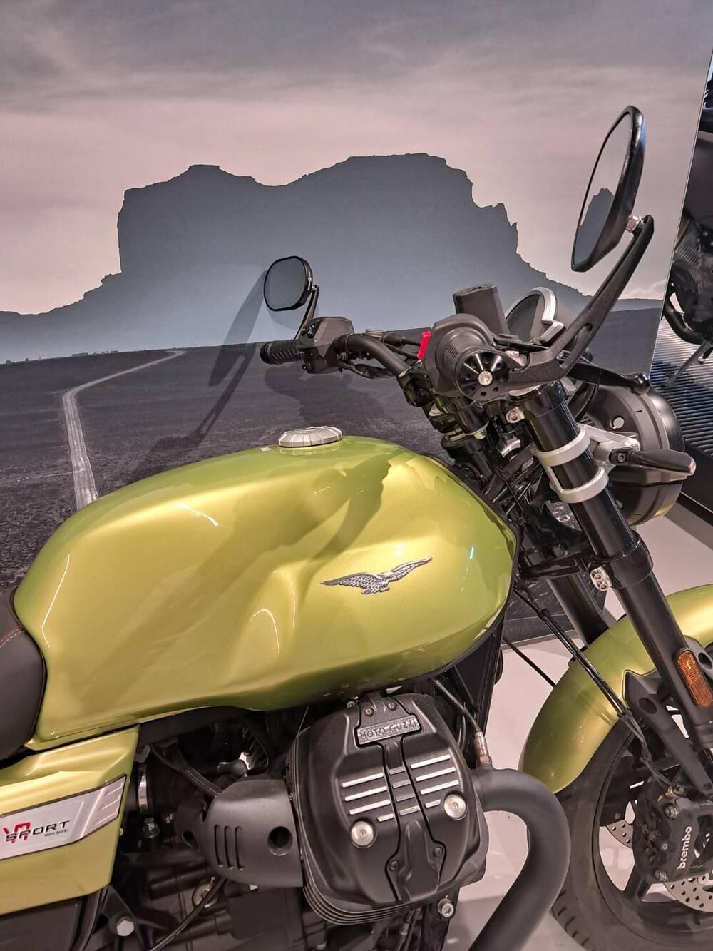 Moto Guzzi V7 Sport (2025 - 26) (5)